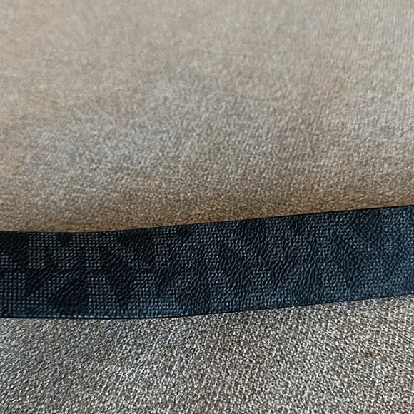 NWT Michael Kors Black Leather Reversible Belt XL - Picture 4 of 10